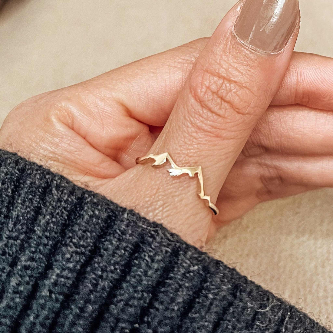 Strong Like a Mountain Ring