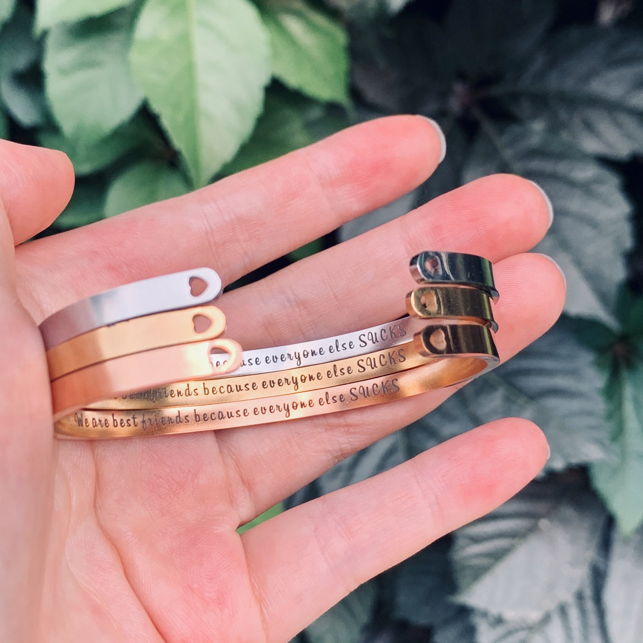 Clearance sale 13.99 🔥 Friendship Quote Heart Bangle 👭